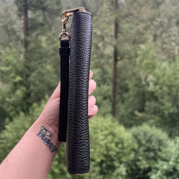 COACH Black Leather Phone Wallet Wristlet with Gold Hardware AUTHENTIC - Picture 6 of 9